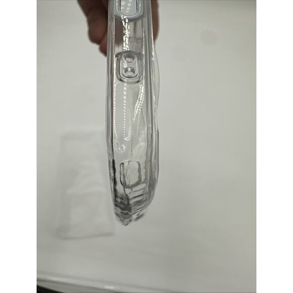 Spigen for iPhone 16 Pro Case, Ultra Hybrid T MagFit - Picture 4 of 6